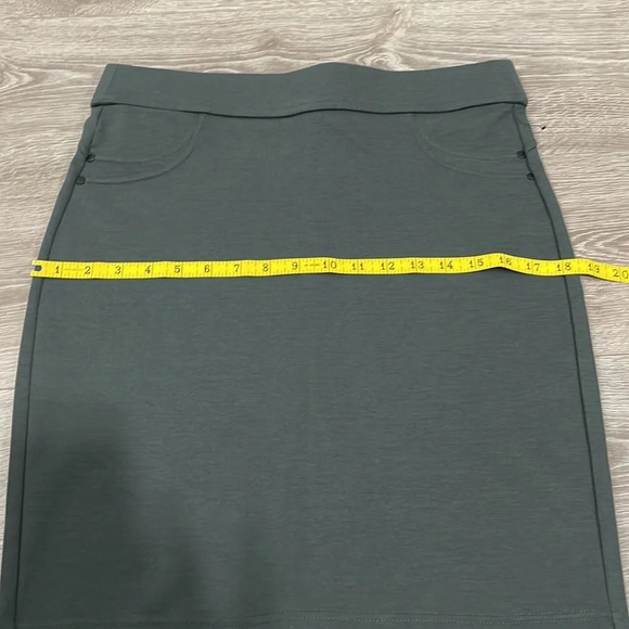 NWOT LIVERPOOL Jeans Company Stretch Ponte Pull On Pencil Skirt Dark Spruce 4 - Picture 9 of 14
